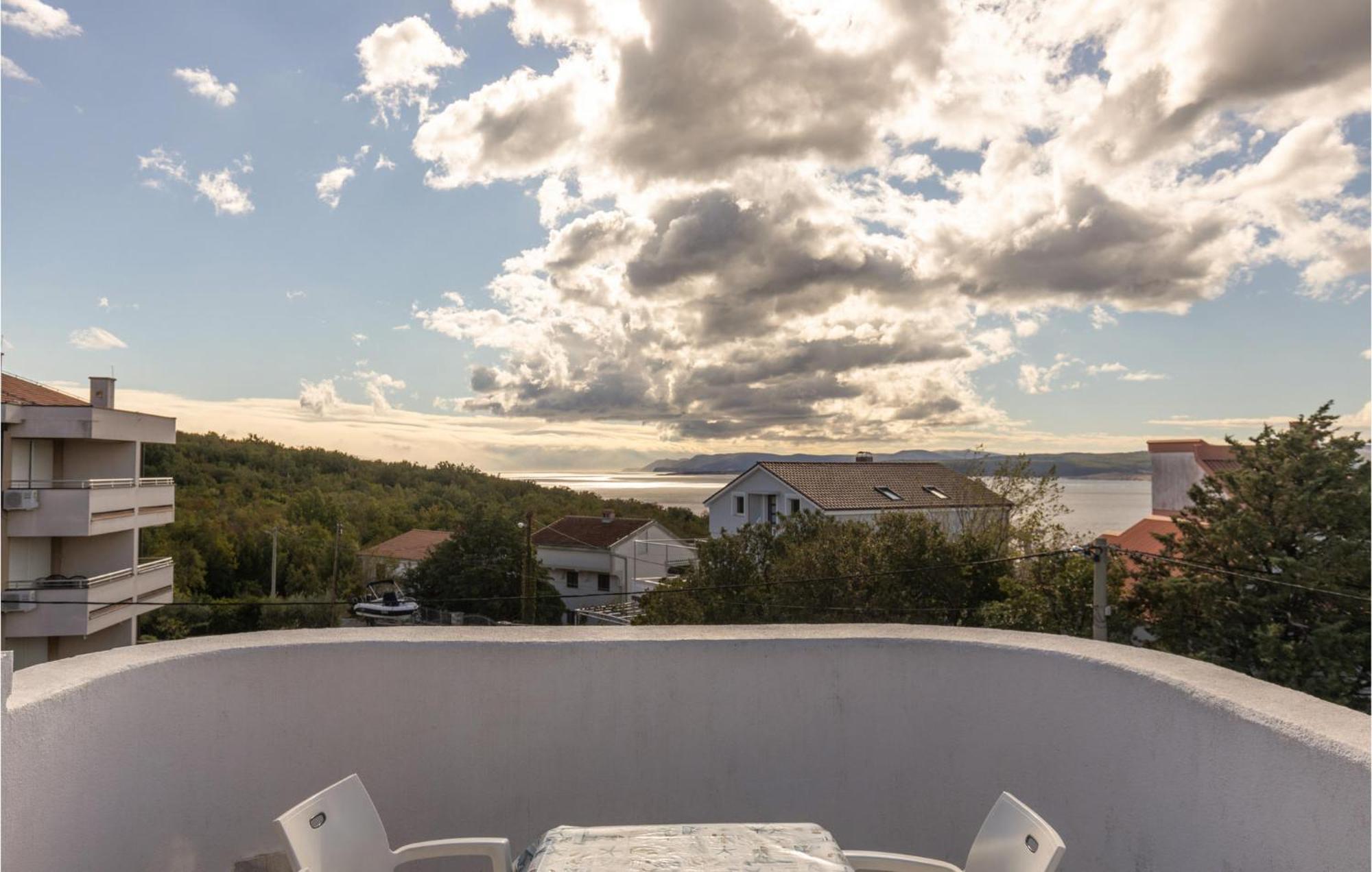 1 Bedroom Cozy Apartment In Jadranovo Eksteriør bilde